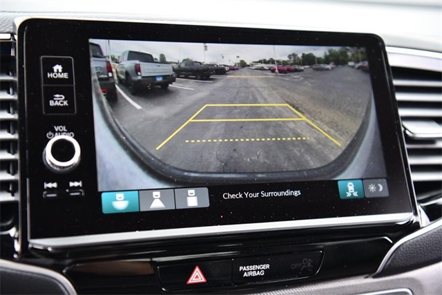 Vehicle image 15 of 29