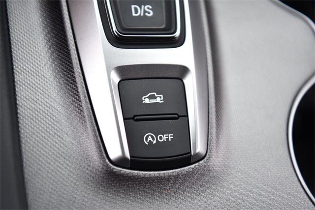Vehicle image 21 of 29