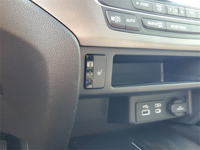 Vehicle image 25 of 30