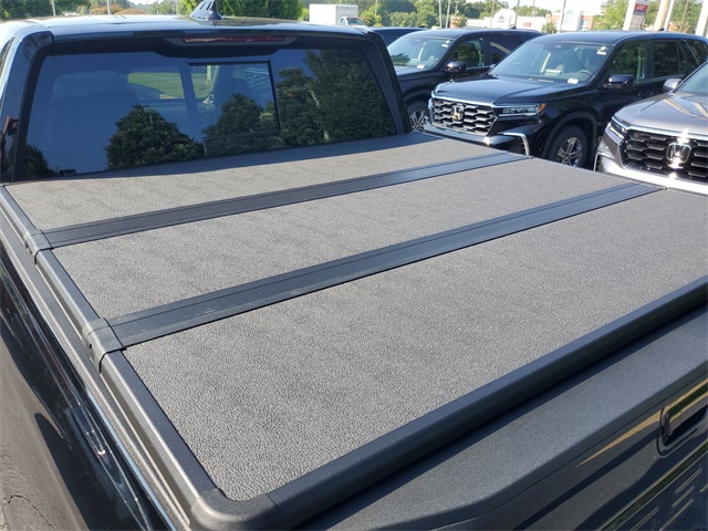 Vehicle image 27 of 30