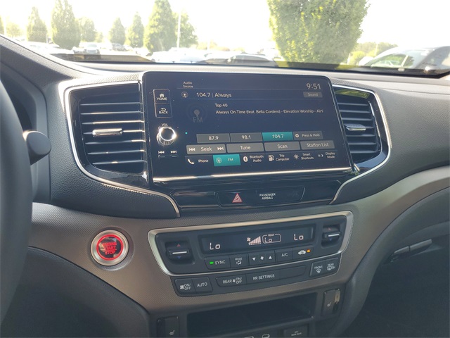 Vehicle image 20 of 30