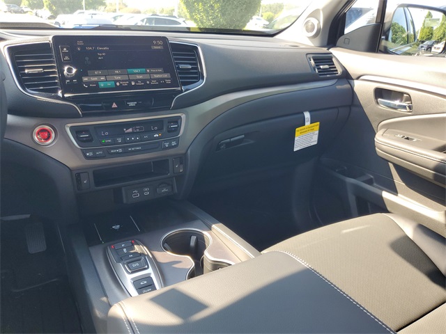 Vehicle image 13 of 30
