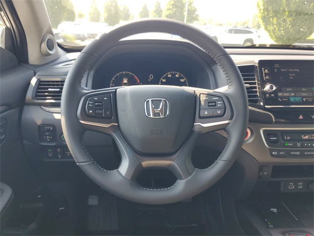 Vehicle image 28 of 30