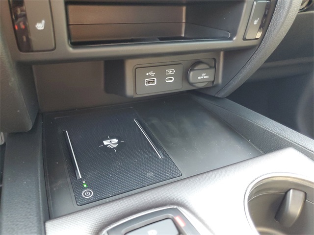 Vehicle image 23 of 30