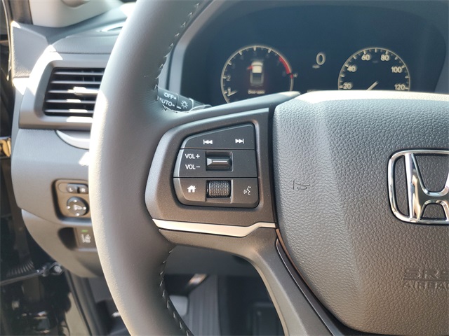 Vehicle image 14 of 30