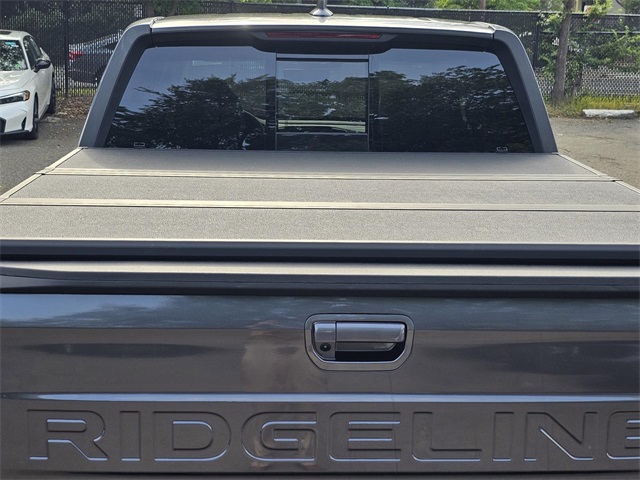 Vehicle image 20 of 25