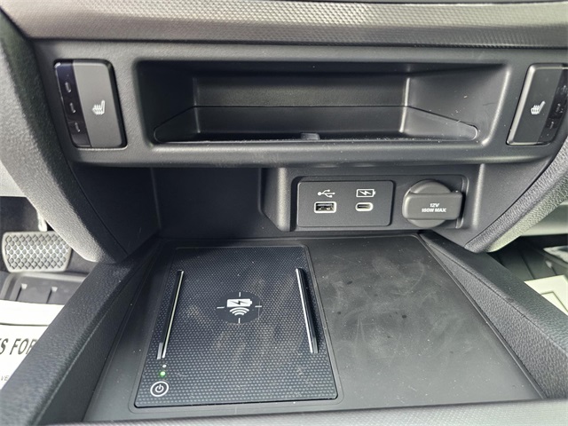 Vehicle image 7 of 25