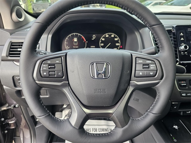 Vehicle image 13 of 25