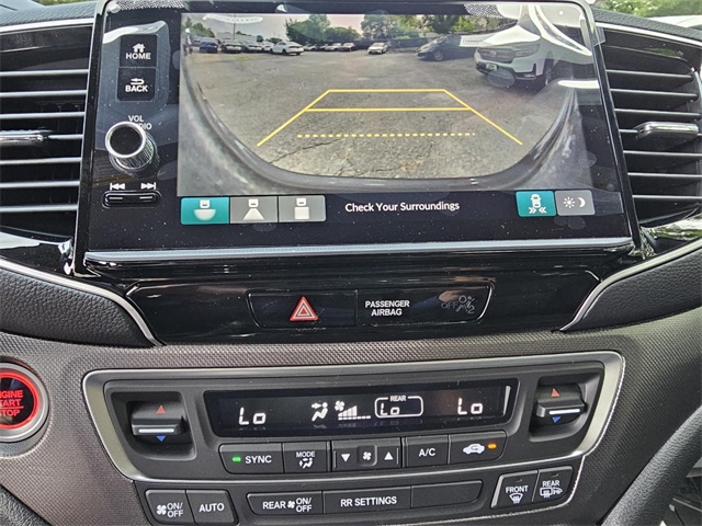 Vehicle image 14 of 25