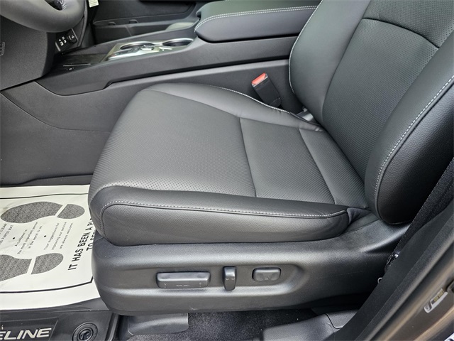 Vehicle image 25 of 25