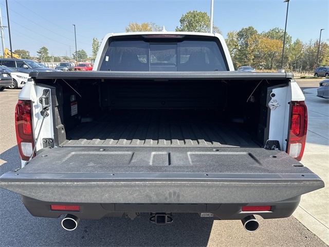 Vehicle image 4 of 16