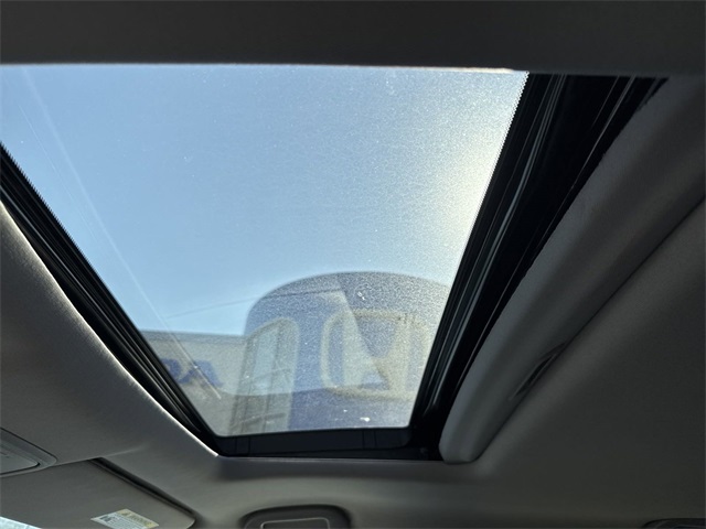 Vehicle image 16 of 16