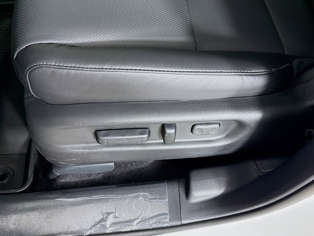 Vehicle image 22 of 35