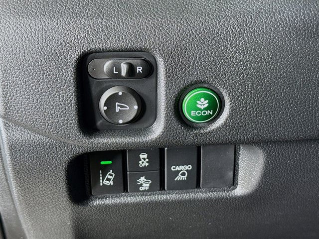 Vehicle image 11 of 35