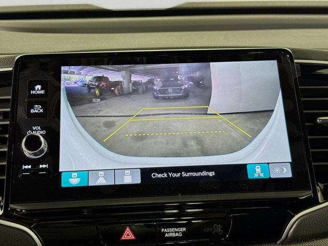 Vehicle image 15 of 35