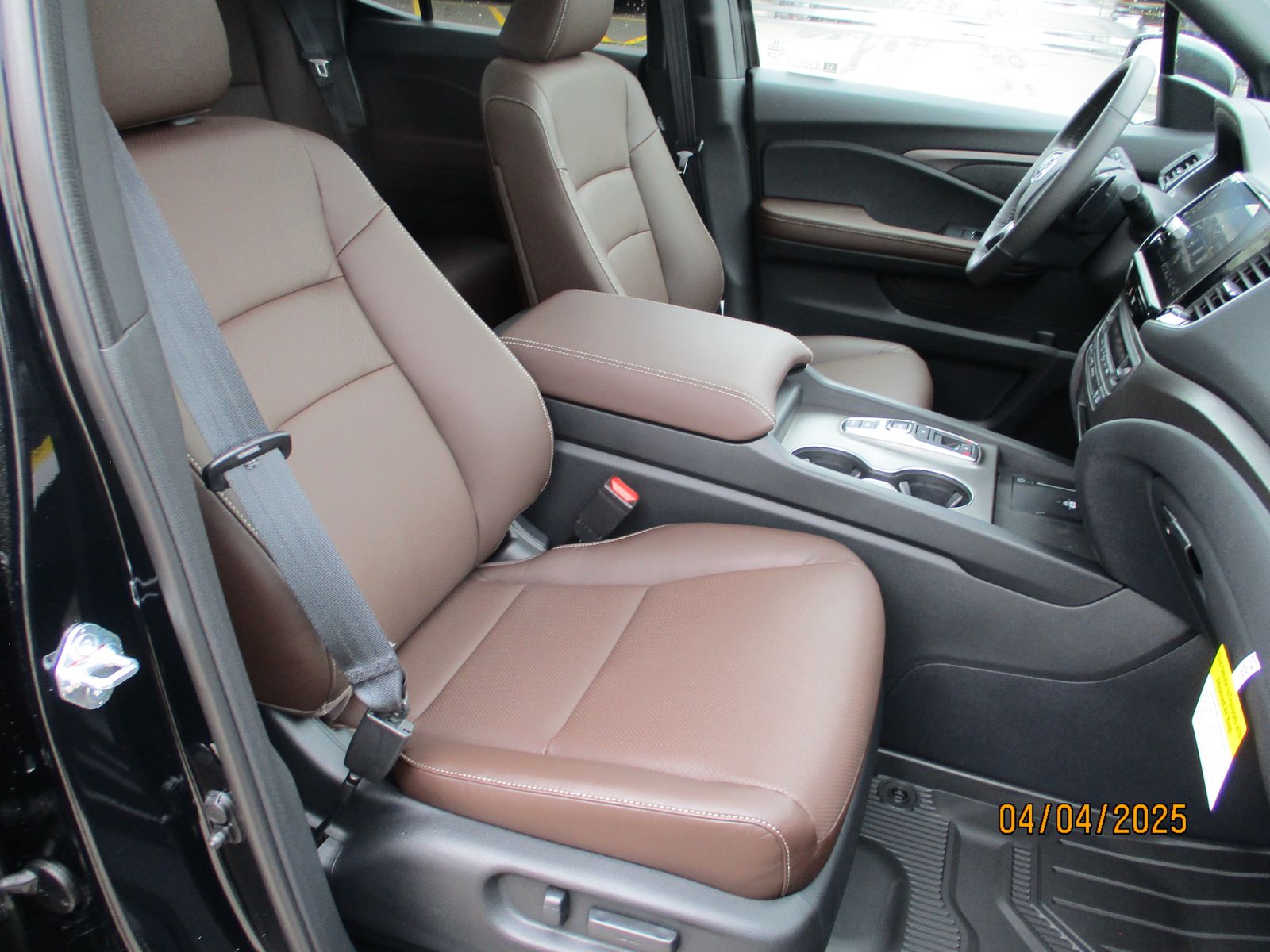 Vehicle image 28 of 34