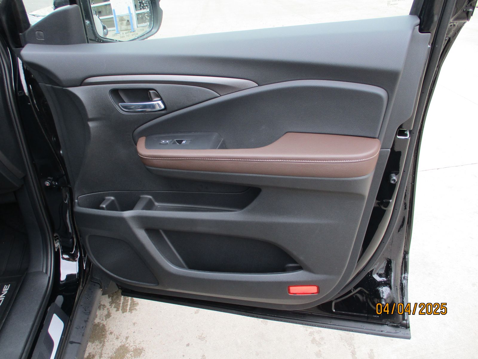 Vehicle image 31 of 34
