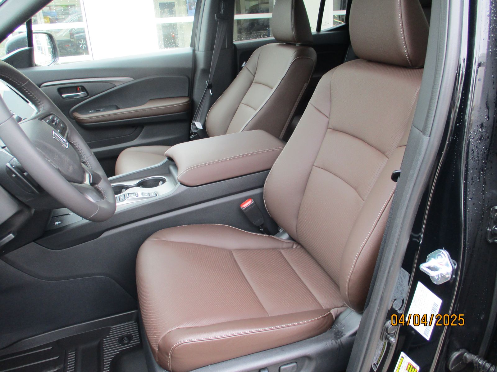 Vehicle image 9 of 34