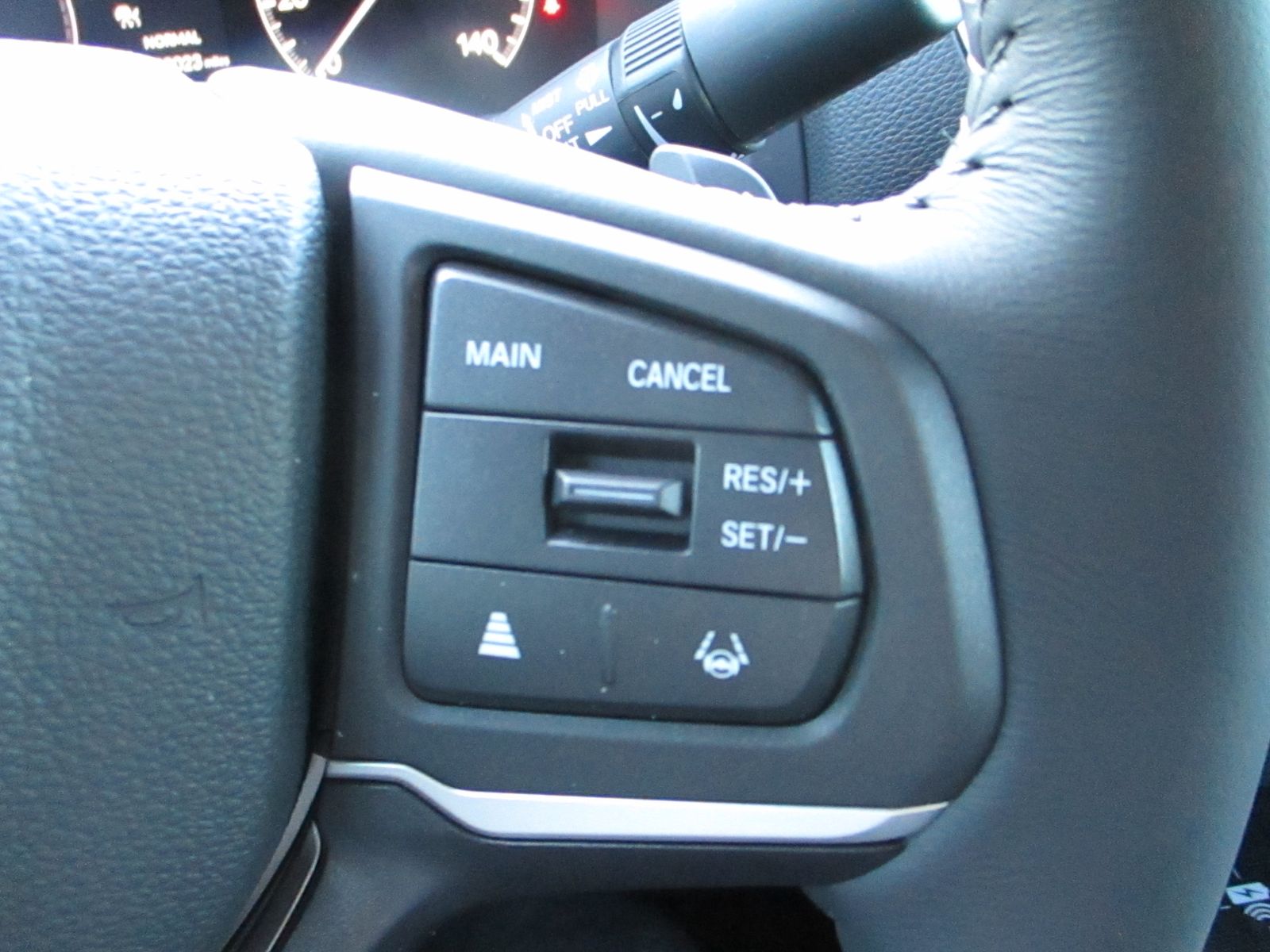 Vehicle image 13 of 35