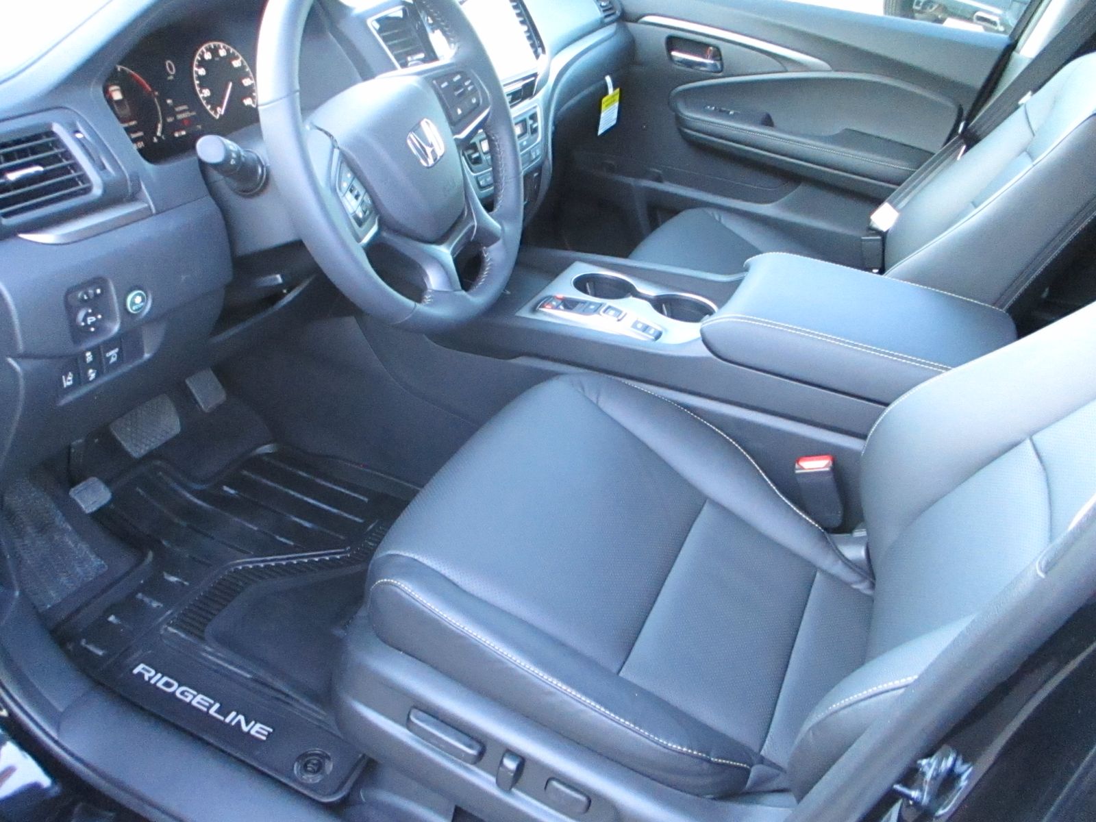 Vehicle image 20 of 35