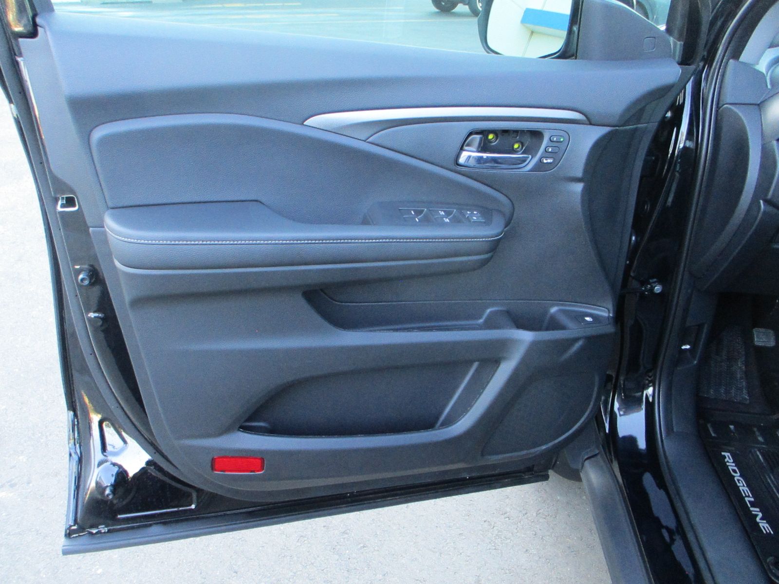Vehicle image 23 of 35