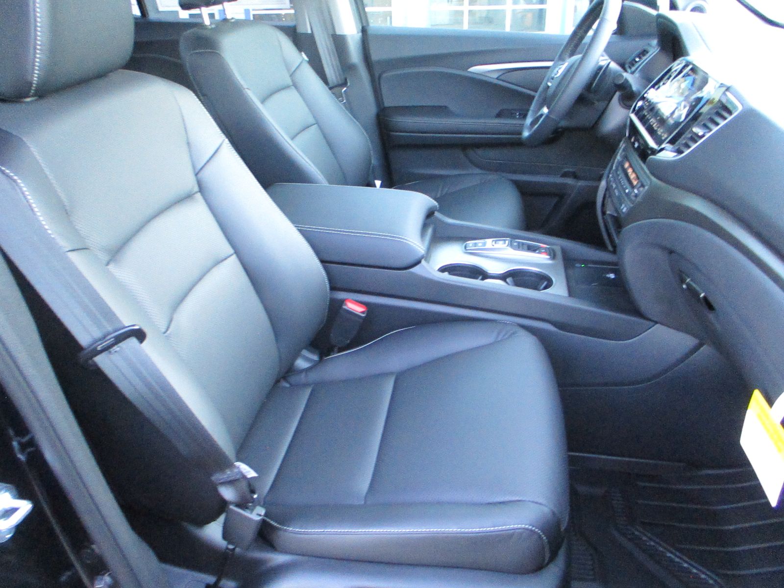 Vehicle image 28 of 35