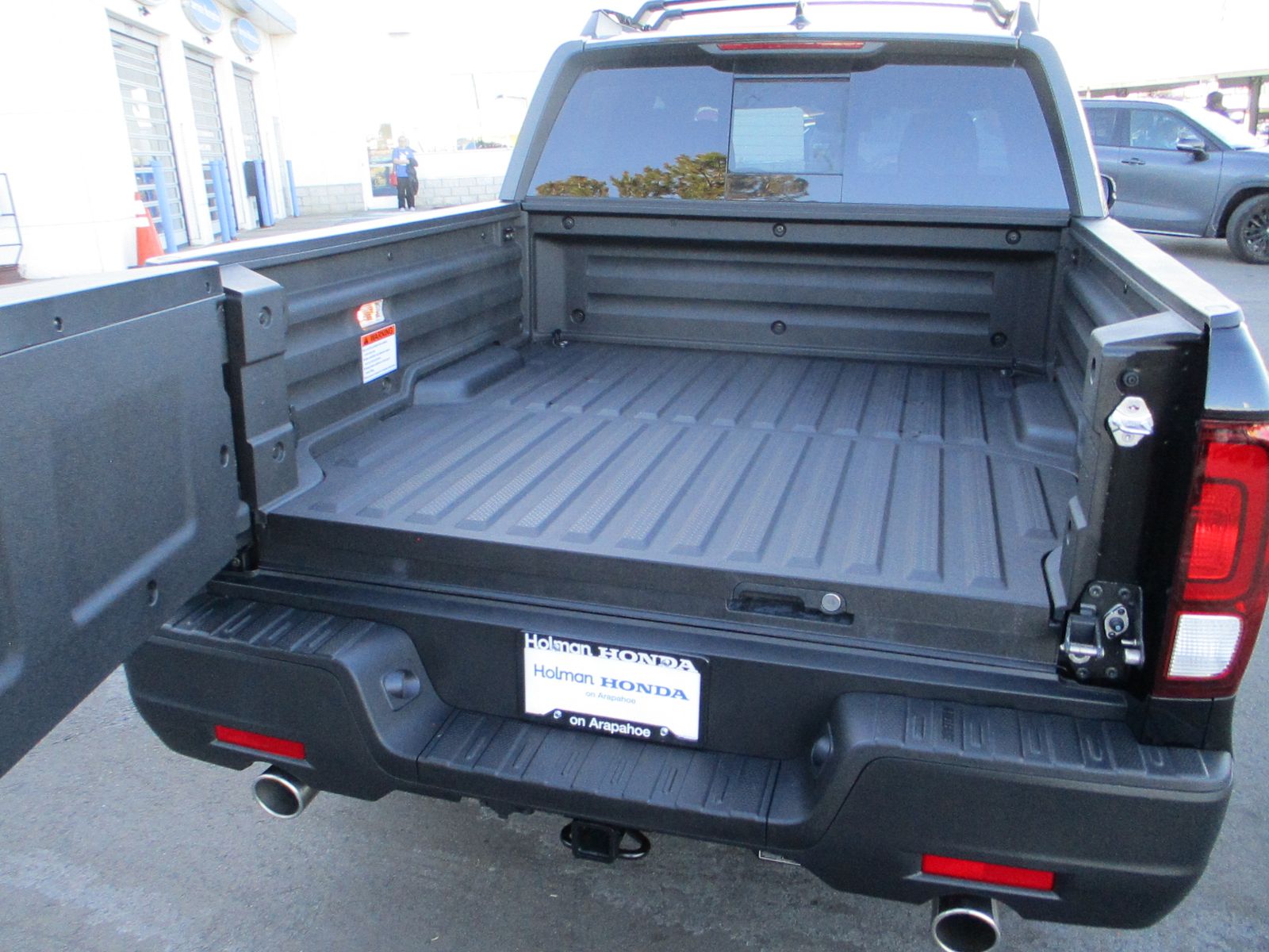 Vehicle image 33 of 35