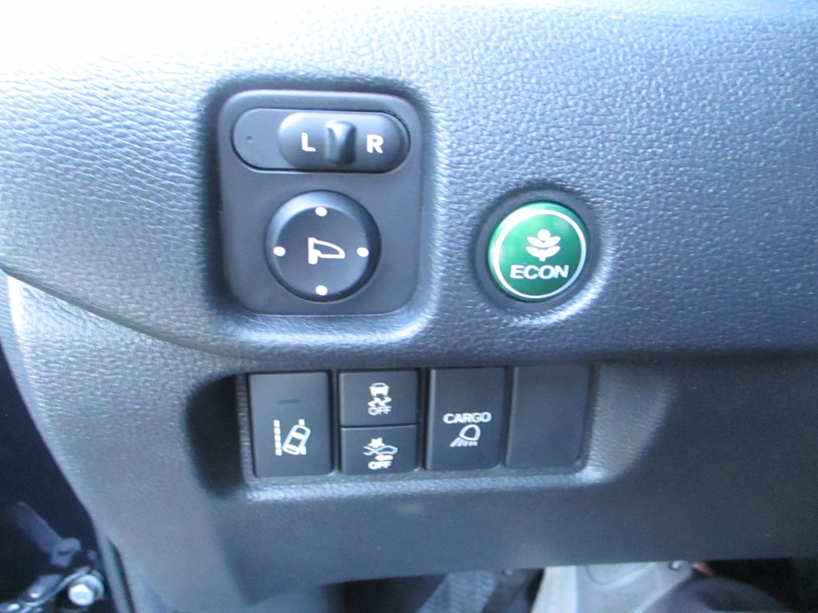 Vehicle image 19 of 35
