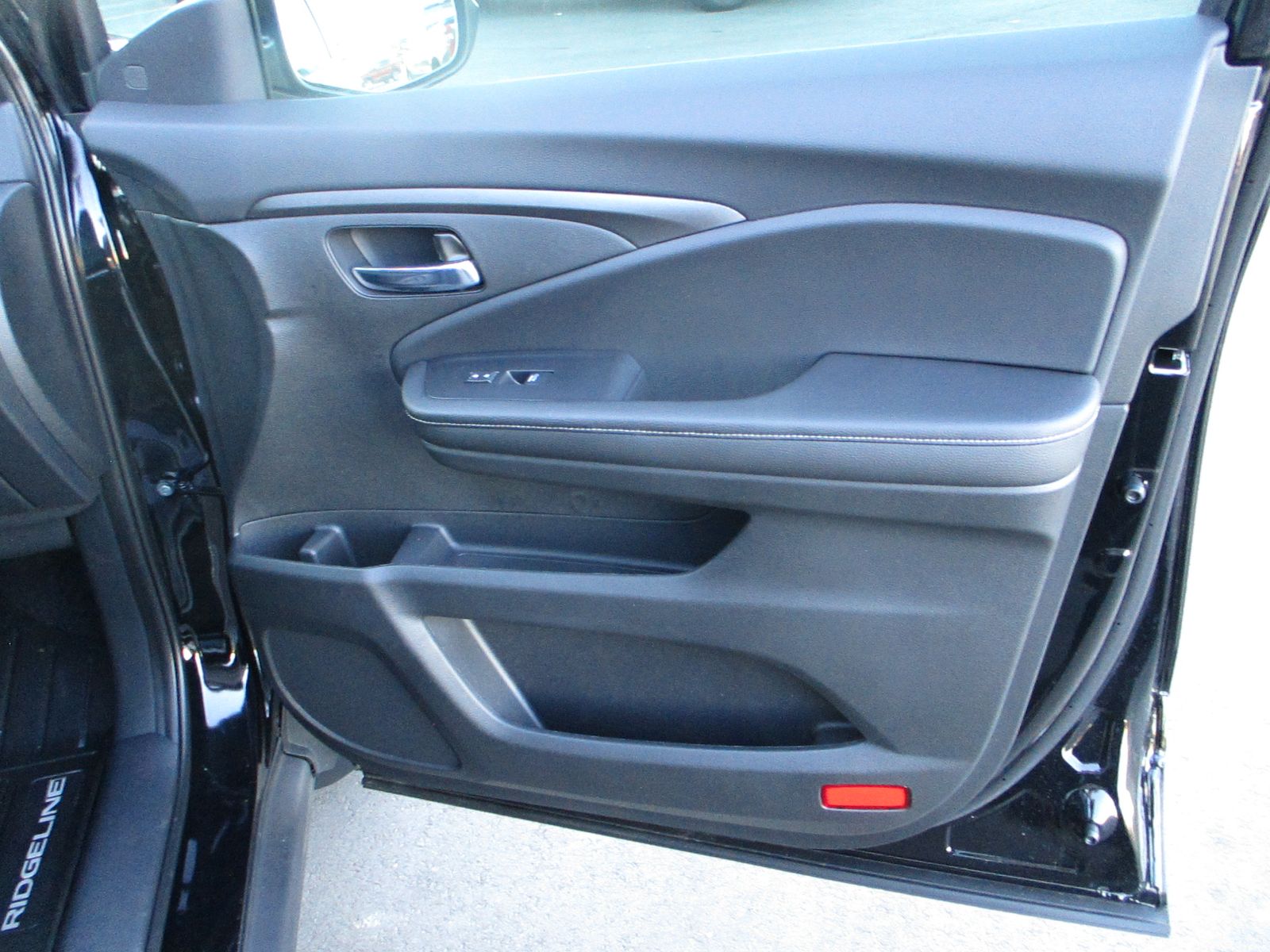 Vehicle image 31 of 35