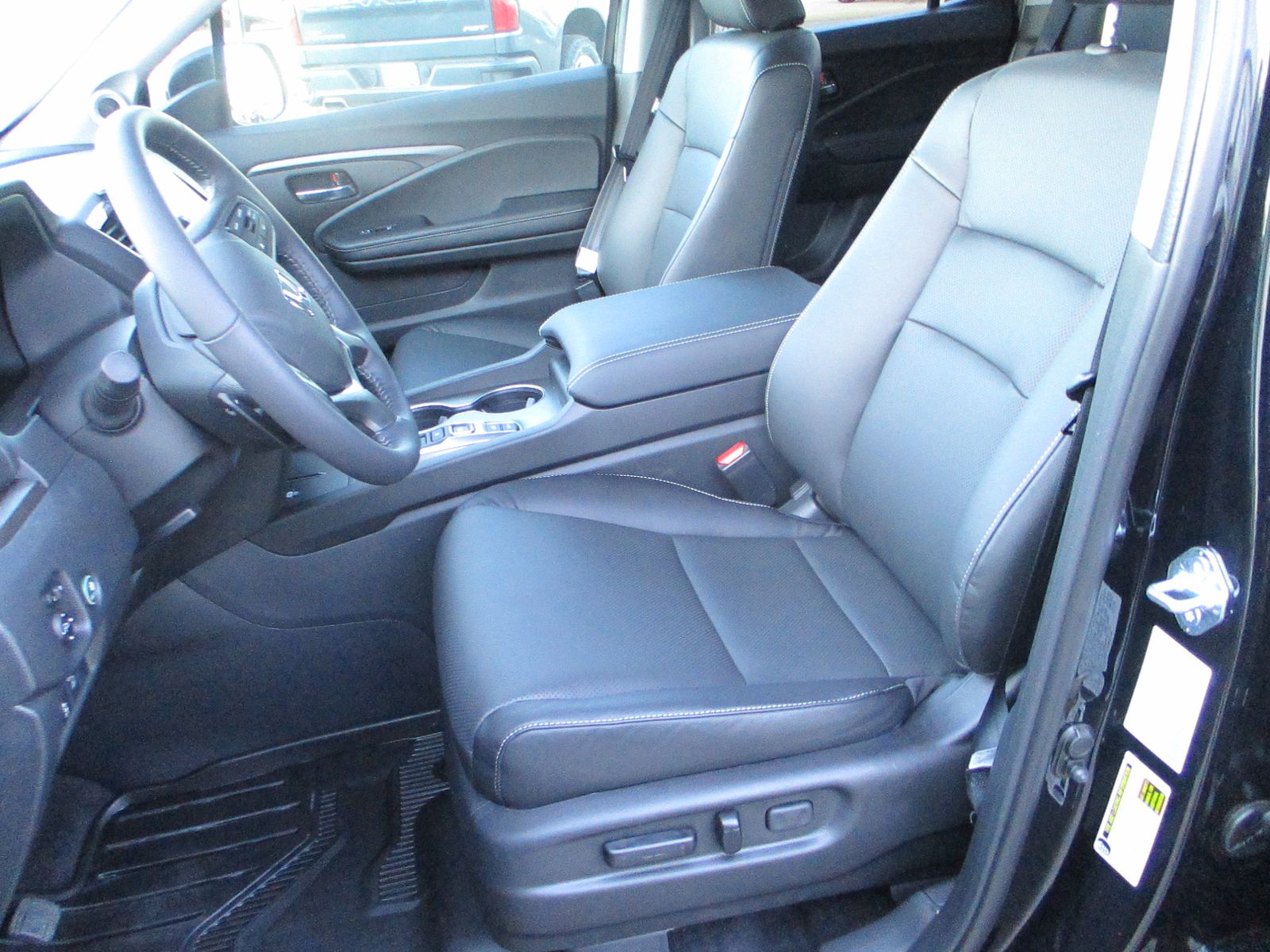 Vehicle image 9 of 35