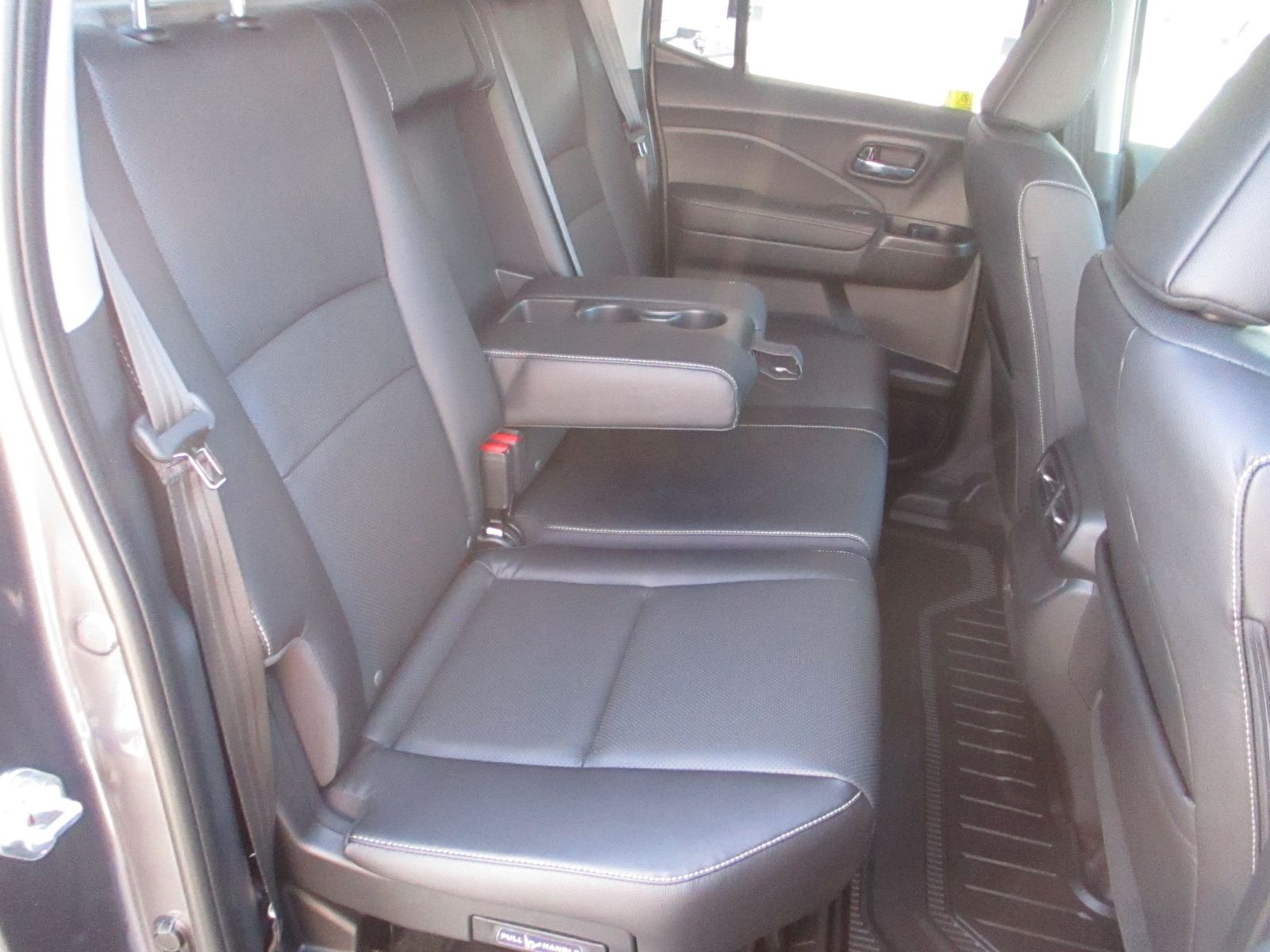 Vehicle image 27 of 35