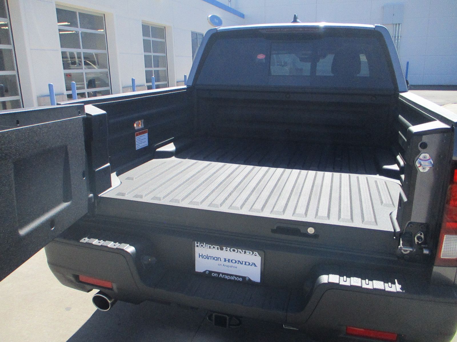 Vehicle image 33 of 35