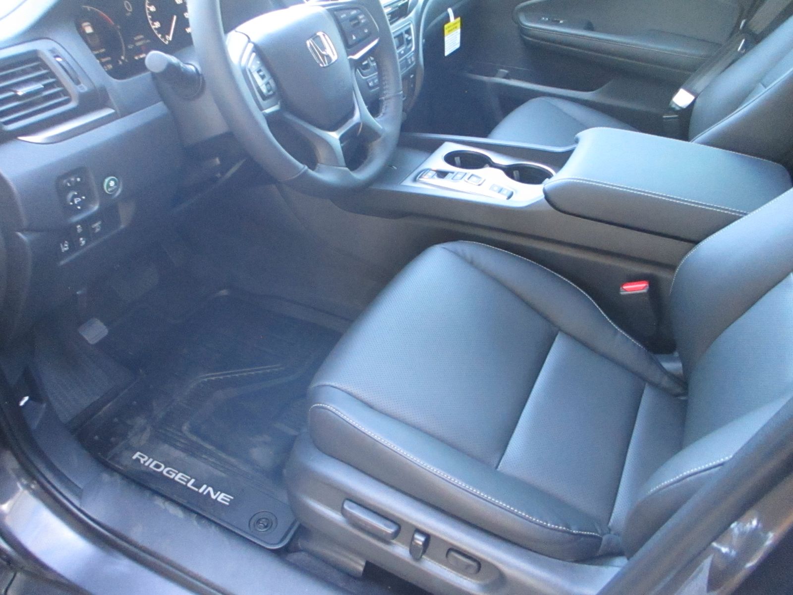 Vehicle image 22 of 35