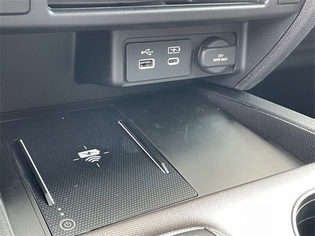 Vehicle image 18 of 25