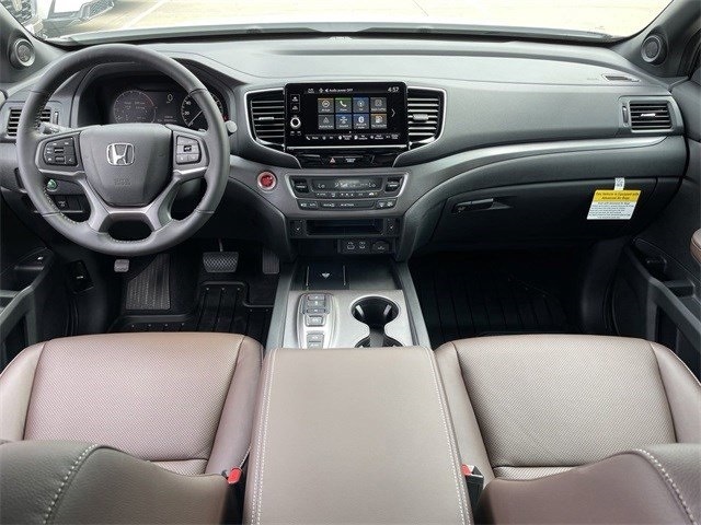 Vehicle image 9 of 25