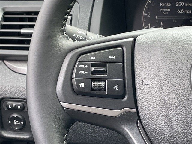 Vehicle image 12 of 25