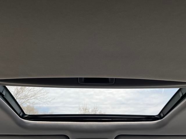 Vehicle image 18 of 38