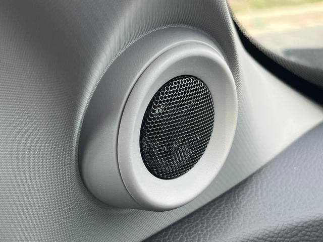 Vehicle image 23 of 38