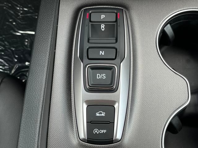 Vehicle image 34 of 38