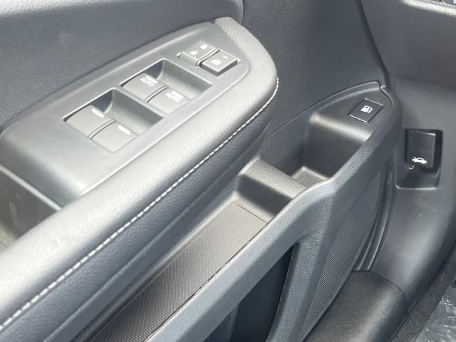 Vehicle image 24 of 38