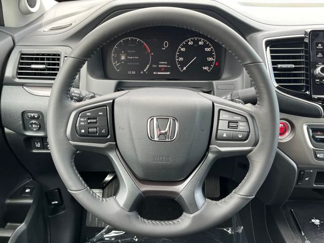 Vehicle image 25 of 38
