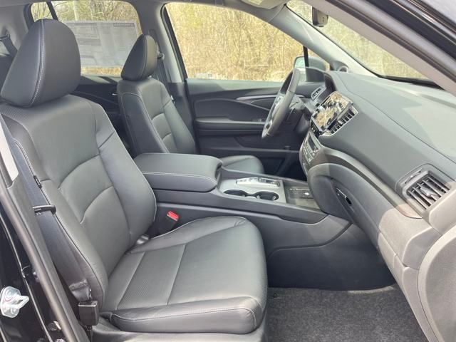 Vehicle image 16 of 38
