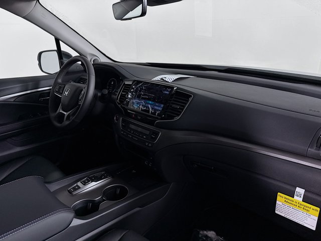 Vehicle image 32 of 34