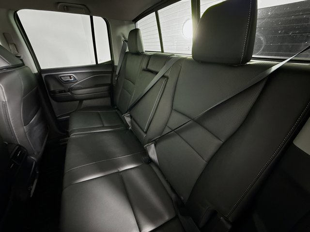 Vehicle image 29 of 34