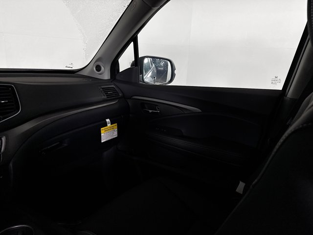 Vehicle image 28 of 34