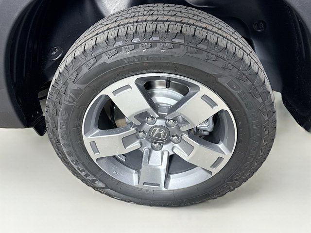Vehicle image 33 of 34