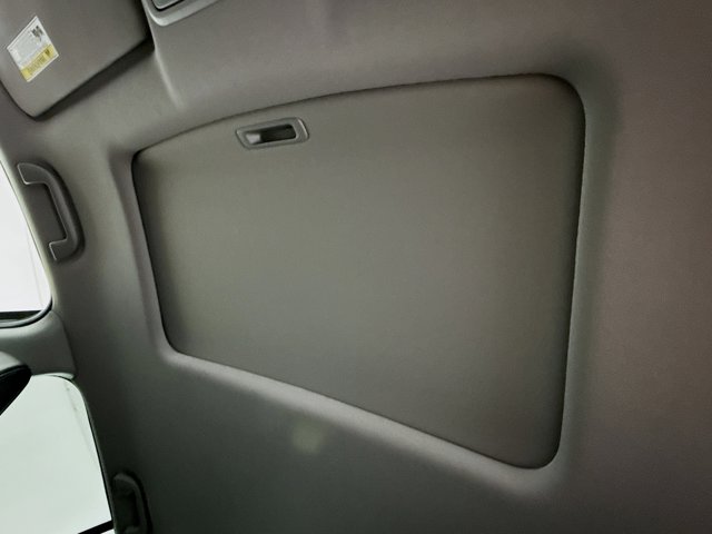 Vehicle image 26 of 34