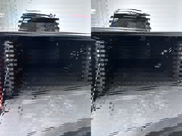 Vehicle image 14 of 27