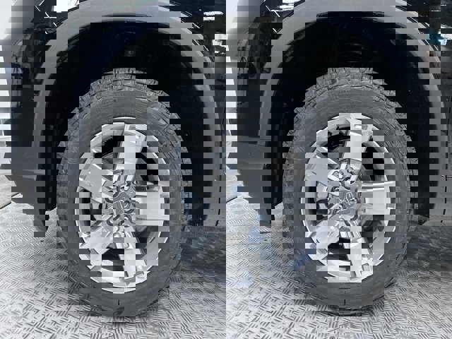 Vehicle image 13 of 27