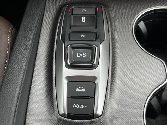 Vehicle image 29 of 35
